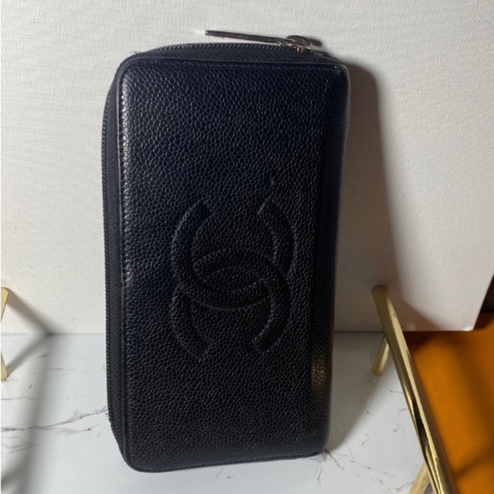 SOLDAuthentic CHANEL Zippy Wallet - Picture 14 of 16